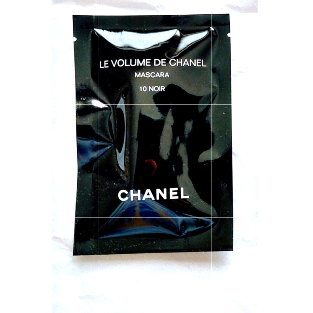 Chanel mascara noir 10 brand new with tag!!